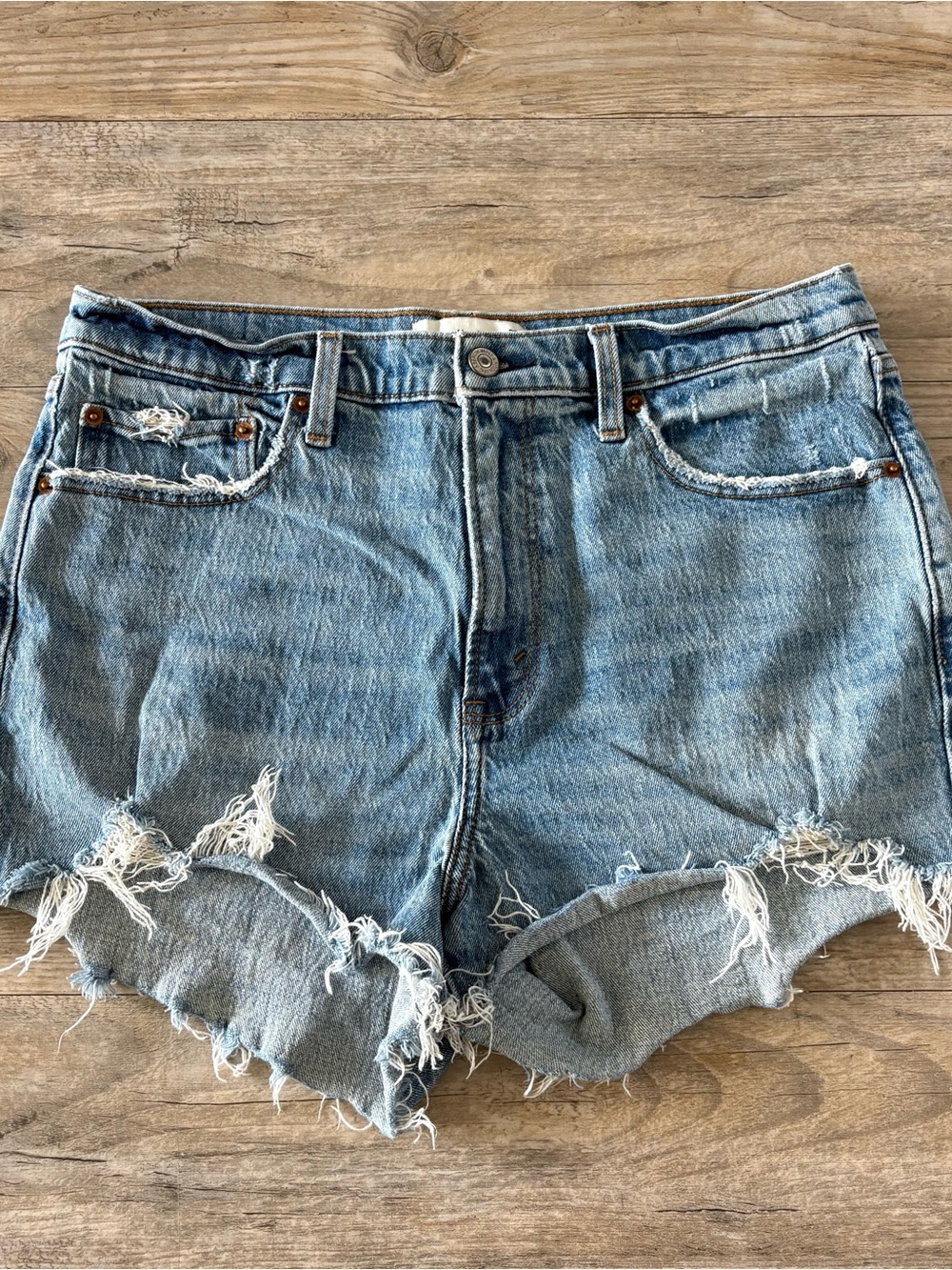Abercrombie & Fitch High Rise Denim Mom Short Size 14/32